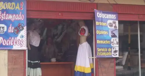 TRAJES TIPICOS Y DISFRACES CALLE 18 115B CON 11 TRAJES TIPICOS Y DISFRACES CALLE 18 115B CON 11